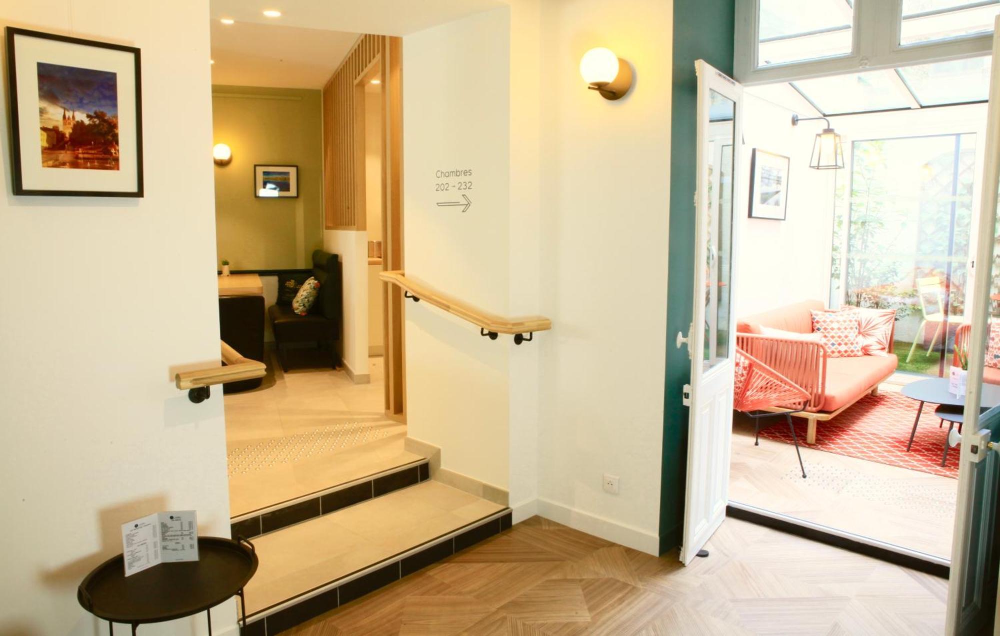 Logis Hotels- Marguerite D'anjou Chateau 2*