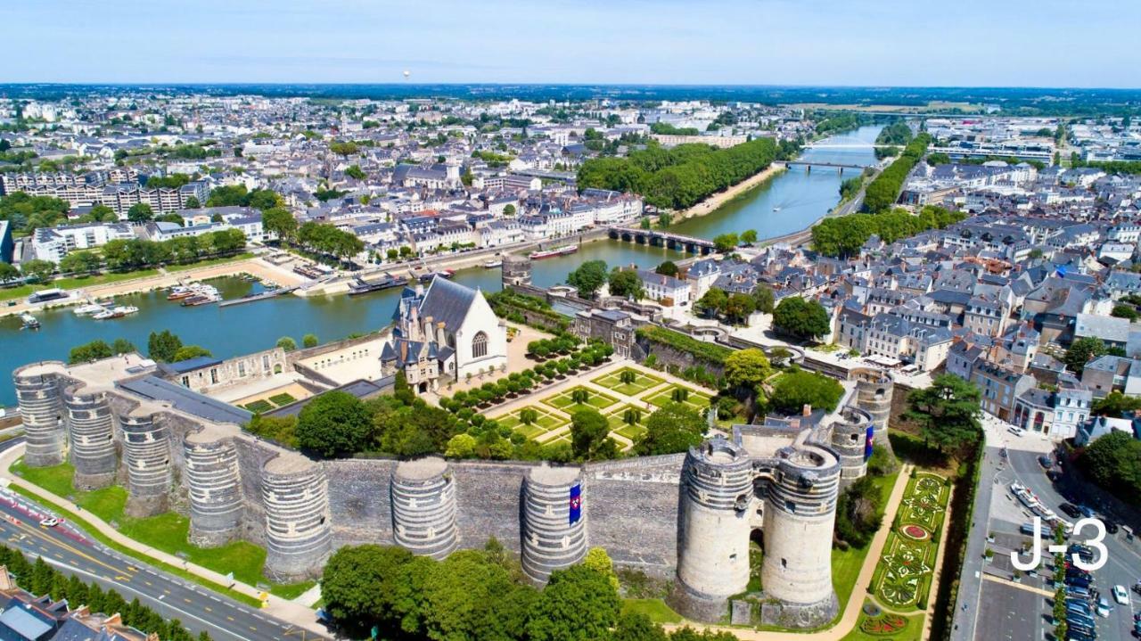 Logis Hotels- Marguerite D'anjou Chateau Hotel