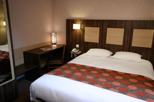 Logis Hotels- Marguerite D'anjou Chateau 2*